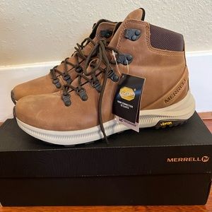 Mens Merrell Hiking Boots- NWT